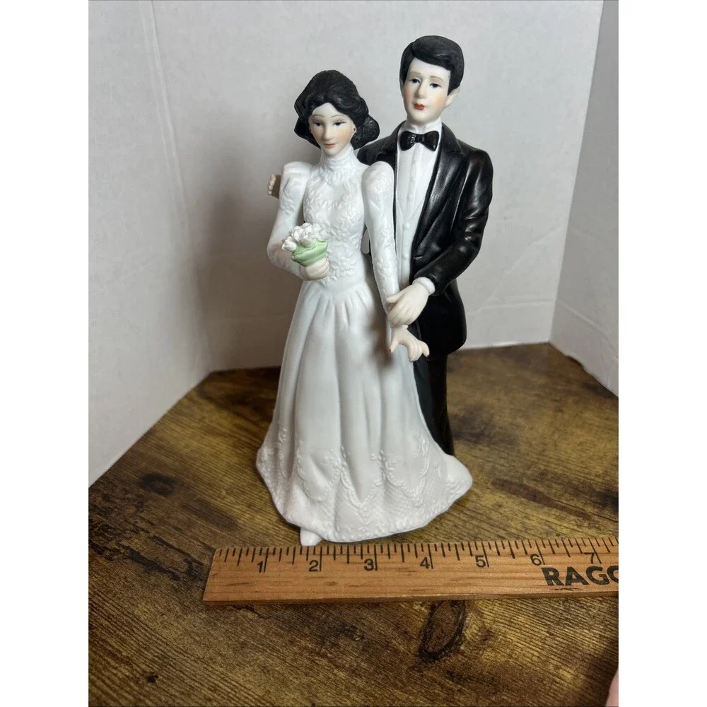 Vtg Porcelain Wedding Figurine Bride Groom Table Decor 8.5” Bridal Shower Love